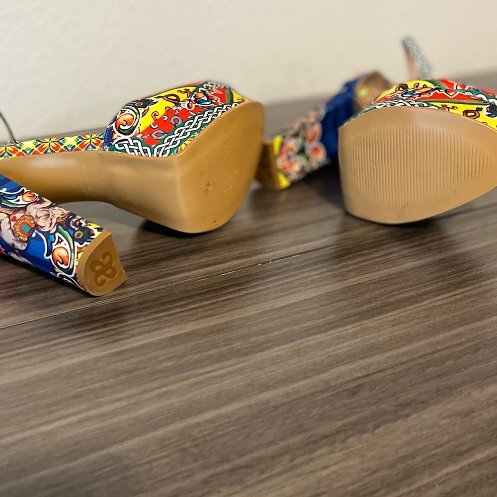 Platform Sandals - Picture 11 of 11